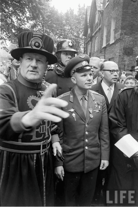 Yuri Gagarin with a Yeoman Warder during his visit to London, 1961